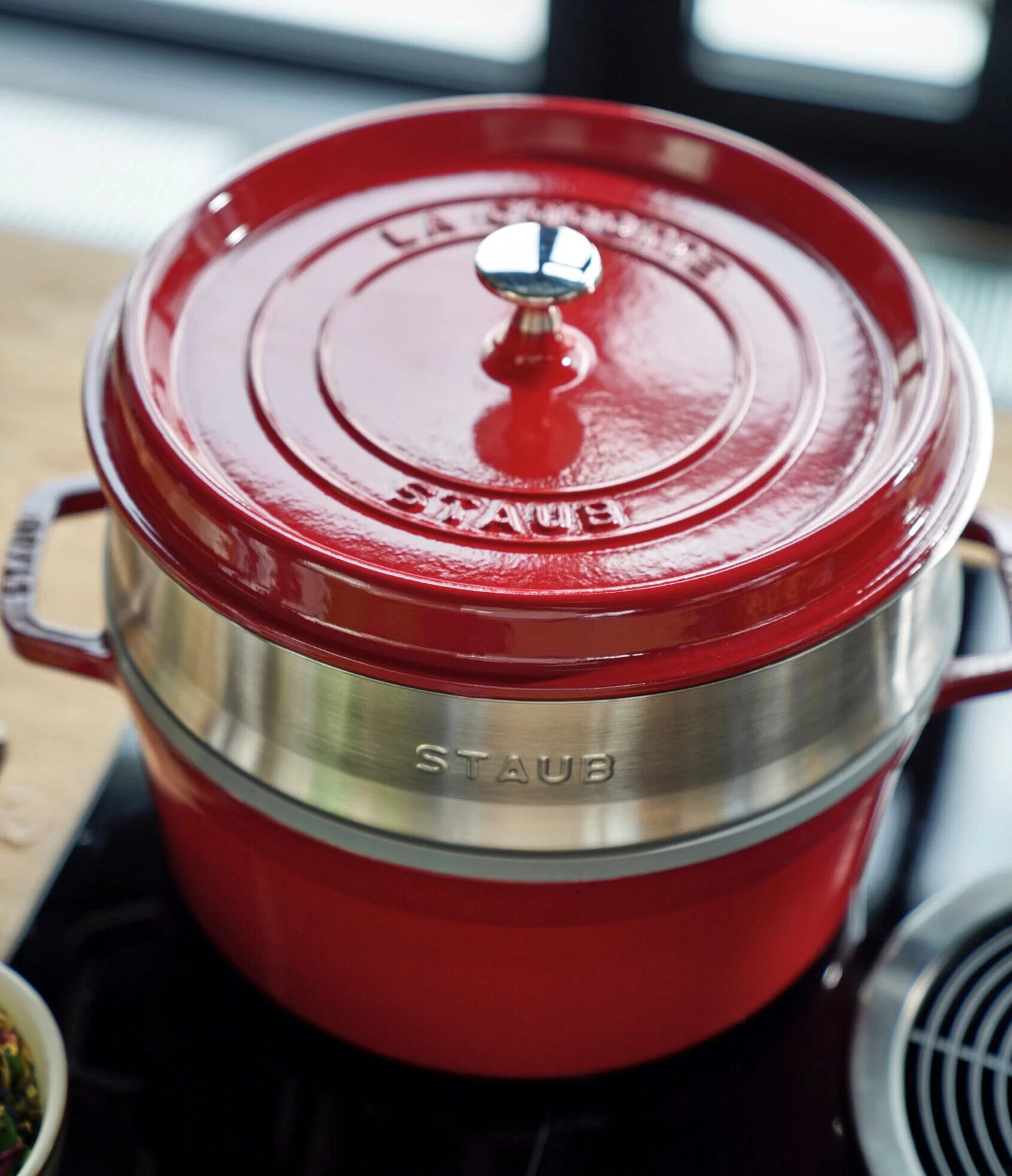 STAUB LA COCOTTE 赤 鍋 26cm Buy Staub La Cocotte Cocotte with steamer | ZWILLING.COM