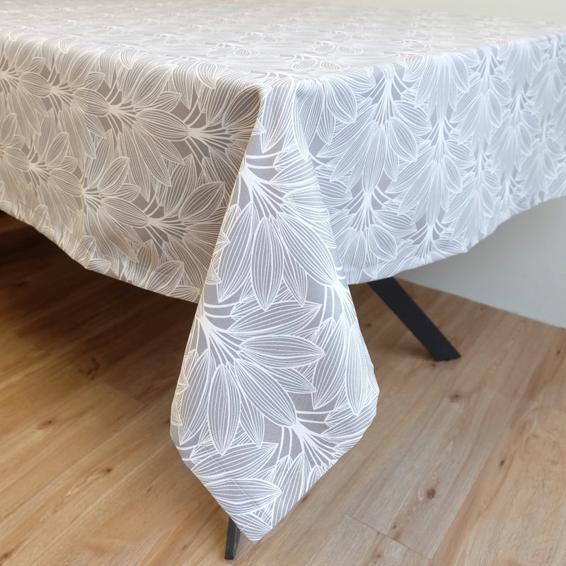 ELTISLEY Ella Fabric Tablecloth (Water Resistant)