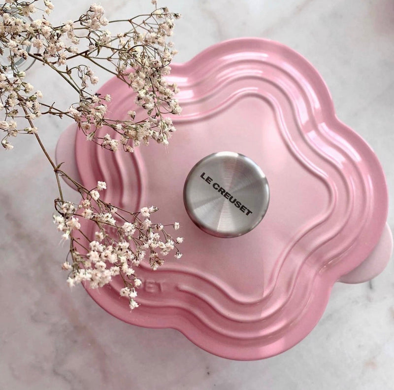 le creuset plant pot Le Creuset Shell Pink Cast Iron 20cm Flower Casserole – Queenspree