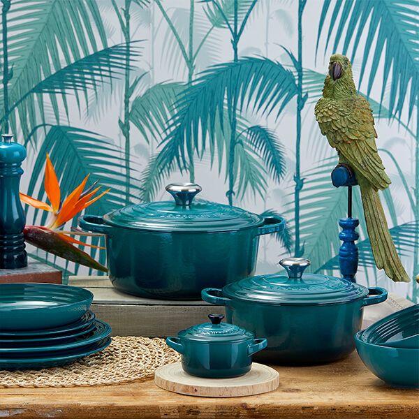 Le Creuset Signature Deep Teal Cast Iron 28cm Round Casserole-Queenspree